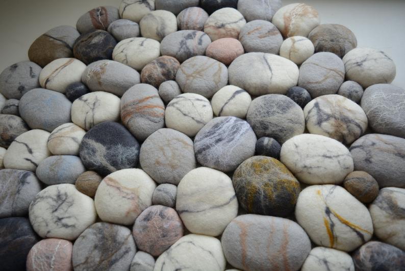 Multicoloured round
