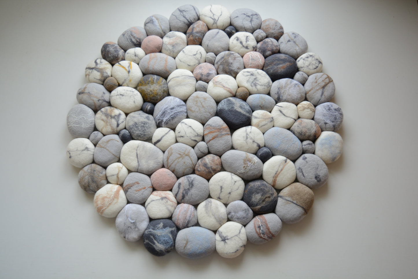 Multicoloured round