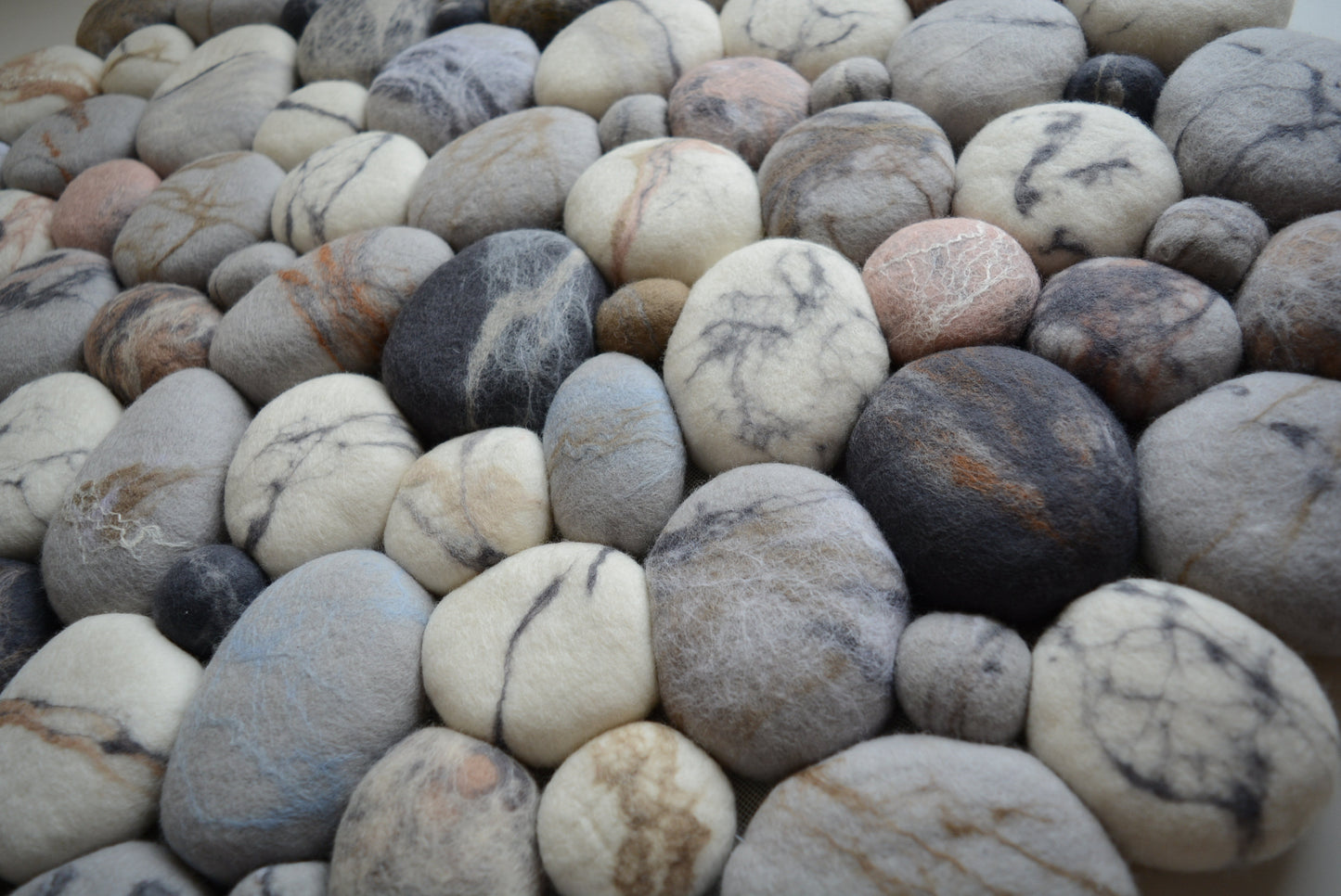 Multicoloured round